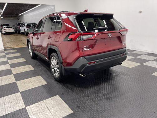 2019 Toyota RAV4 XLE Premium