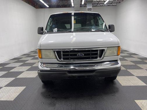2007 Ford E350 Super Duty XL Wagon