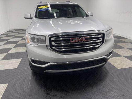 Quicksilver Metallic 2019 GMC Acadia SLT-1