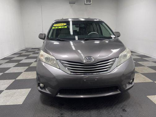 2014 Toyota Sienna XLE