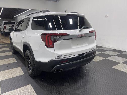 2023 GMC Acadia AWD AT4