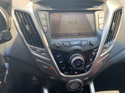 2012 Hyundai Veloster Base