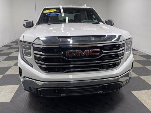 White Frost Tricoat 2022 GMC Sierra 1500 SLT
