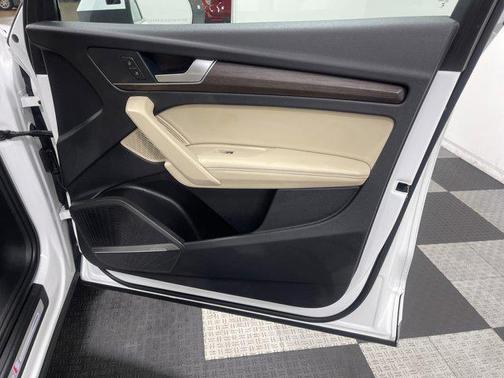 2024 Audi Q5 45 S line Premium Plus