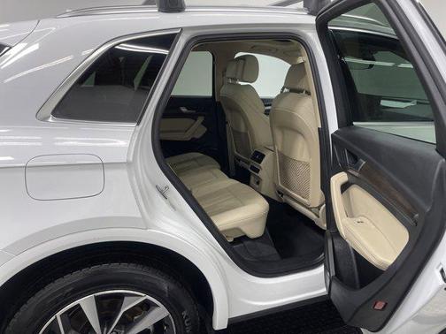 2024 Audi Q5 45 S line Premium Plus