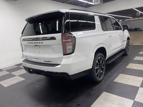 2023 Chevrolet Suburban RST