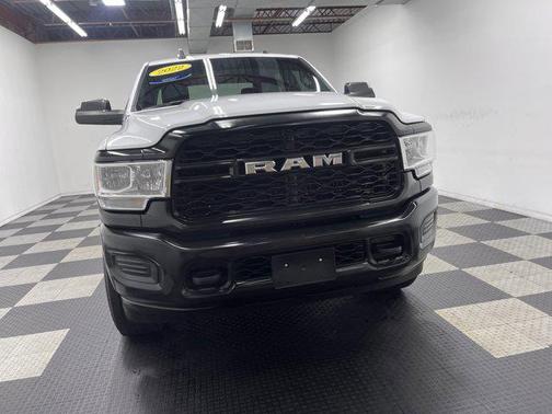 2022 RAM 2500 Tradesman Crew Cab 4x4 8' Box