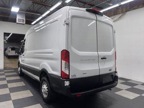 2022 Ford Transit-250 Base