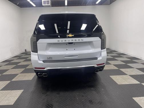 Polar White Tricoat 2026 Chevrolet Suburban High Country, 4WD
