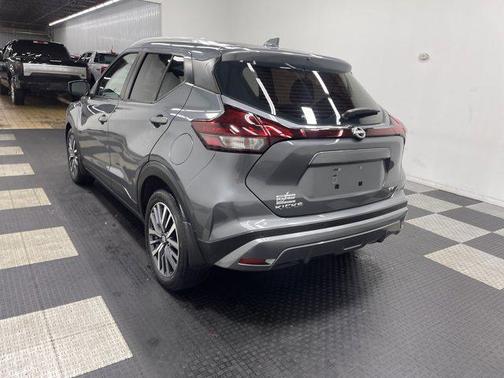 2022 Nissan Kicks SV