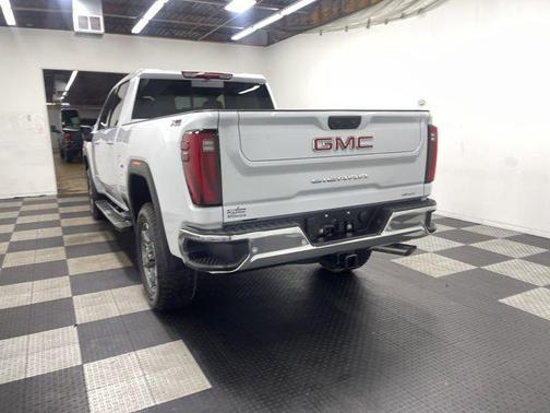 2026 GMC Sierra 2500 SLT
