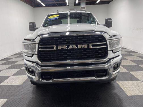 2024 RAM 3500 Big Horn Crew Cab 4x4 8' Box