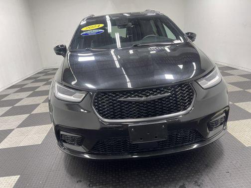 2024 Chrysler Pacifica Hybrid Premium S Appearance Pkg