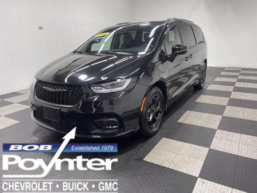 2024 Chrysler Pacifica Hybrid Premium S Appearance Pkg