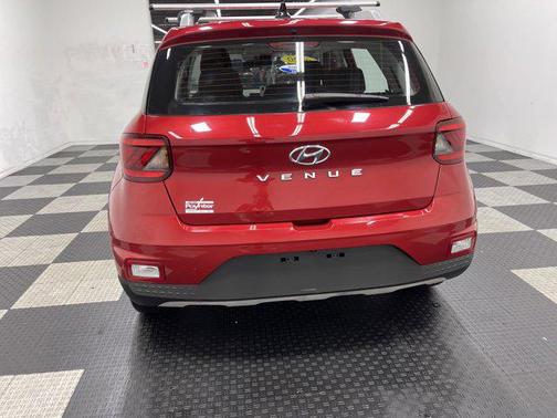2020 Hyundai VENUE SEL