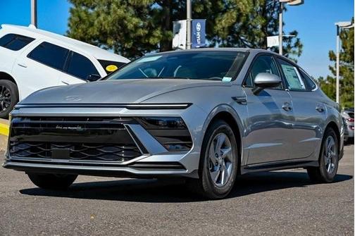 2025 Hyundai SONATA SE