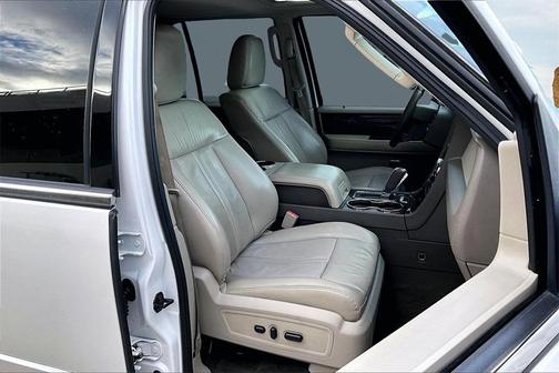 2017 Lincoln Navigator L Select