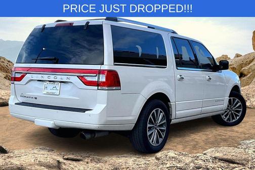 White Platinum Clearcoat 2017 Lincoln Navigator L Select