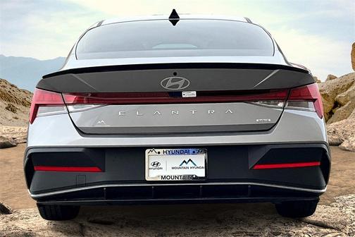 2025 Hyundai ELANTRA HEV SEL Sport
