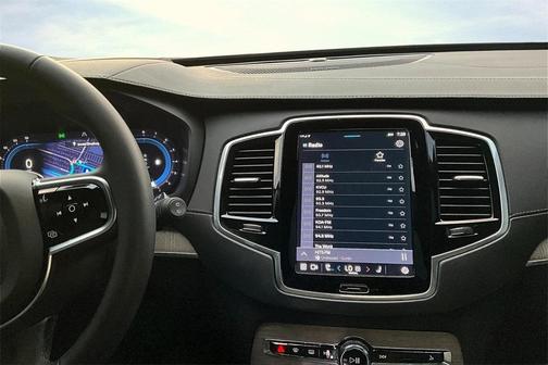 2024 Volvo XC90 B6 Ultimate Bright Theme 7-Seater