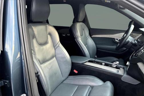 2024 Volvo XC90 B6 Ultimate Bright Theme 7-Seater