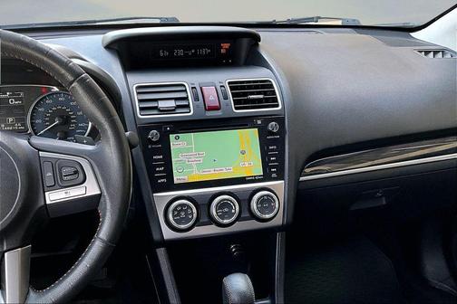 Ice Silver Metallic 2016 Subaru Crosstrek 2.0i Limited