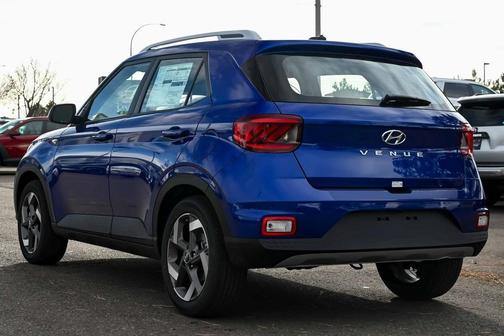 2025 Hyundai VENUE SEL