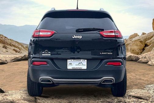 Brilliant Black Crystal Pearlcoat 2015 Jeep Cherokee Limited