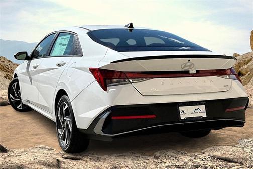 2025 Hyundai ELANTRA HEV SEL Sport