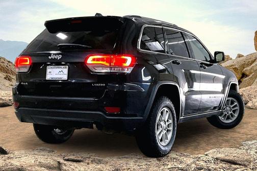 Diamond Black 2018 Jeep Grand Cherokee Laredo E