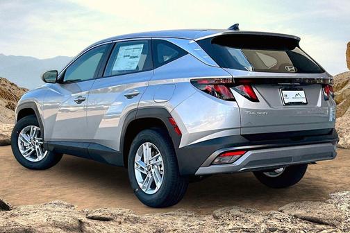 2026 Hyundai TUCSON SE