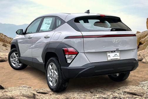 2026 Hyundai KONA SE