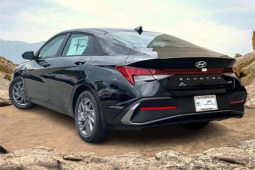 2025 Hyundai ELANTRA HEV Blue