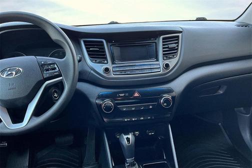 2017 Hyundai TUCSON SE