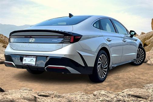 2024 Hyundai SONATA Hybrid Limited