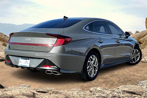 2022 Hyundai SONATA SEL