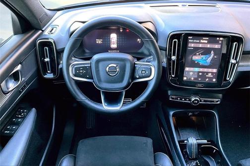 2022 Volvo XC40 Recharge Pure Electric P8 Twin Plus