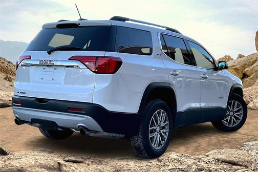 2017 GMC Acadia SLE-2