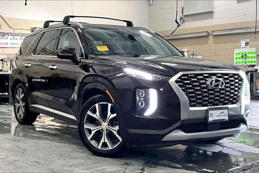 Burgundy 2022 Hyundai PALISADE Limited