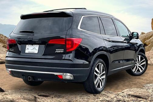 Crystal Black Pearl 2016 Honda Pilot Touring