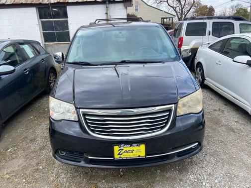 2014 Chrysler Town & Country Touring-L