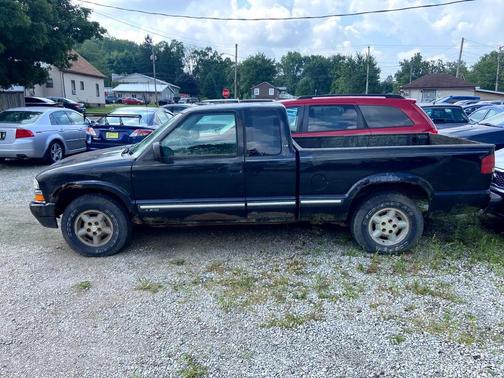 2001 Chevrolet S-10 Base