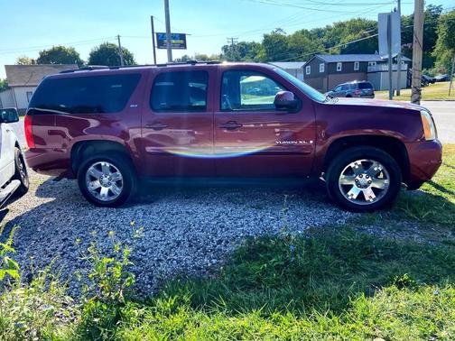 Maroon 2007 GMC Yukon XL 1500 SLT