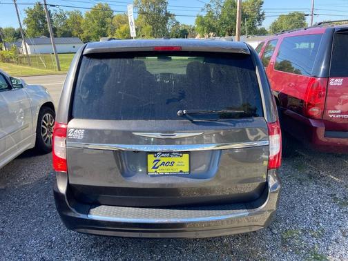 2014 Chrysler Town & Country Touring-L