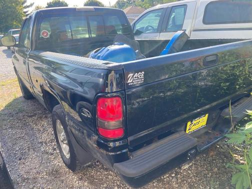 1999 Dodge Ram 1500 Reg. Cab Short Bed 2WD