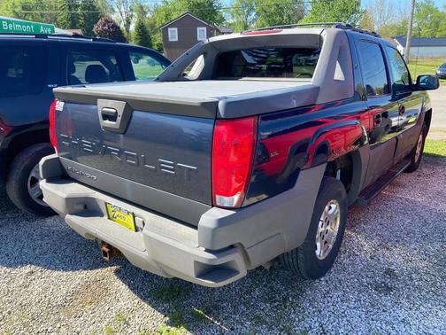 Blue 2005 Chevrolet Avalanche 1500 Z66