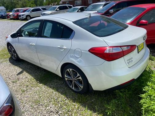 Snow White Pearl 2016 Kia Forte EX