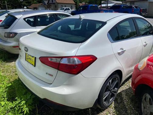 Snow White Pearl 2016 Kia Forte EX