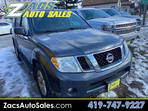 2012 Nissan Pathfinder LE