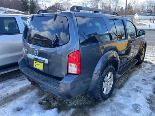 2012 Nissan Pathfinder LE